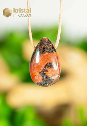 Amfiboliet druppelhanger, doorboord - nr. 1