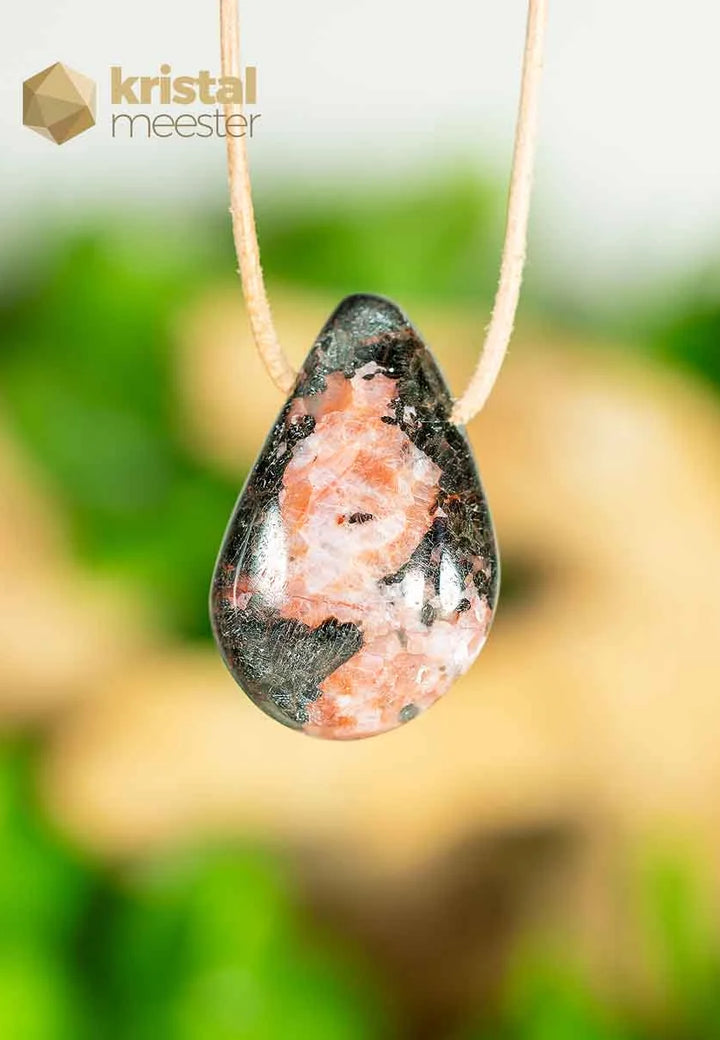 Amfiboliet druppelhanger, doorboord - nr. 2