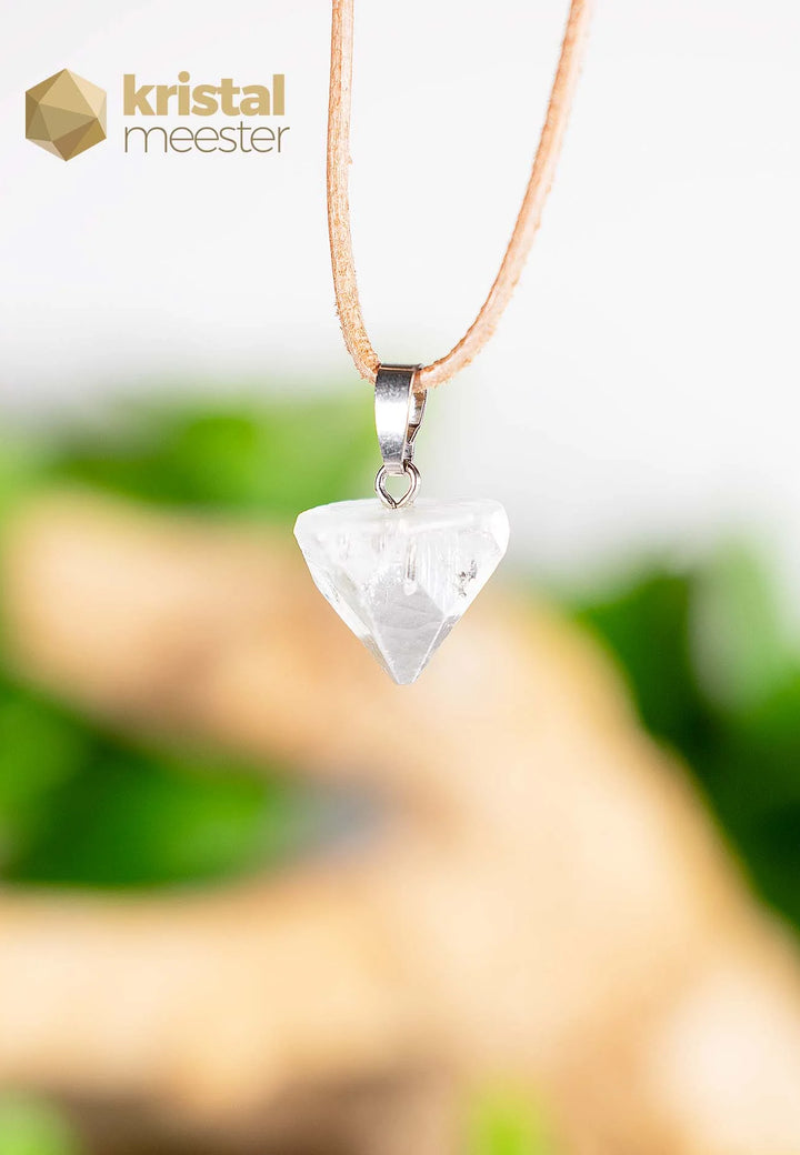 Apofyliet hanger met zilver oog - nr. 3