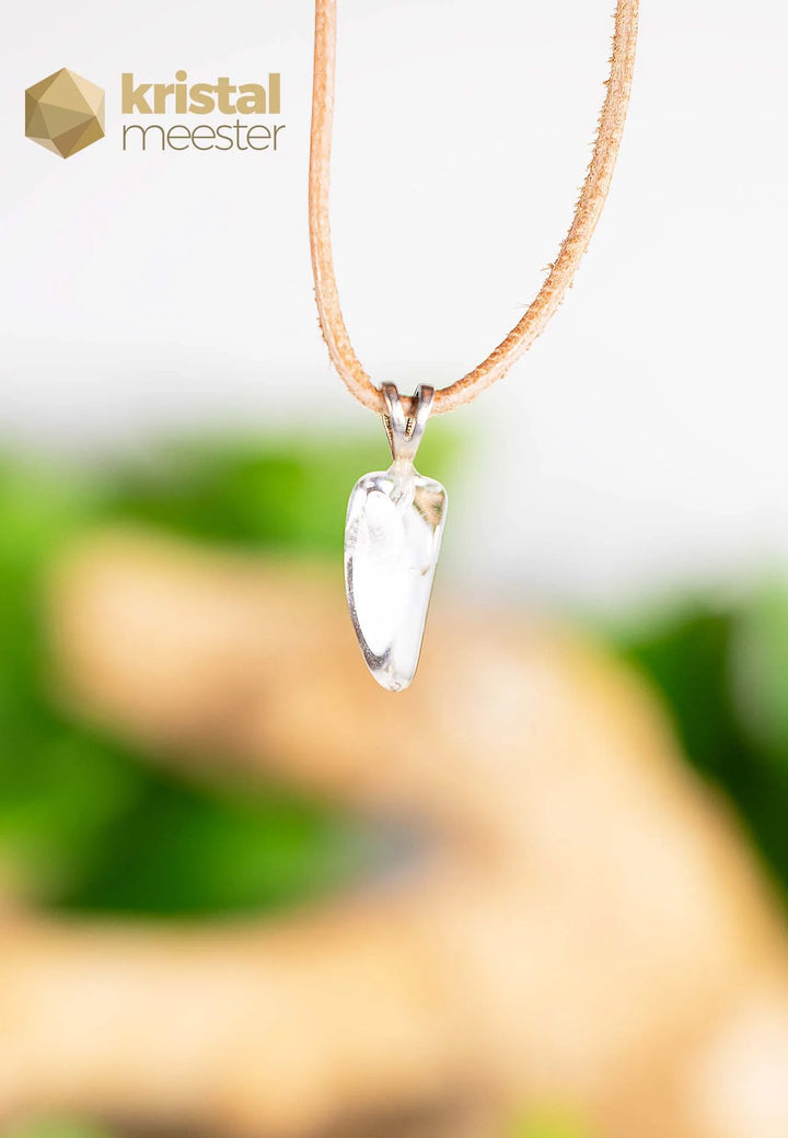 Danburiet hanger met zilver oog - nr. 1