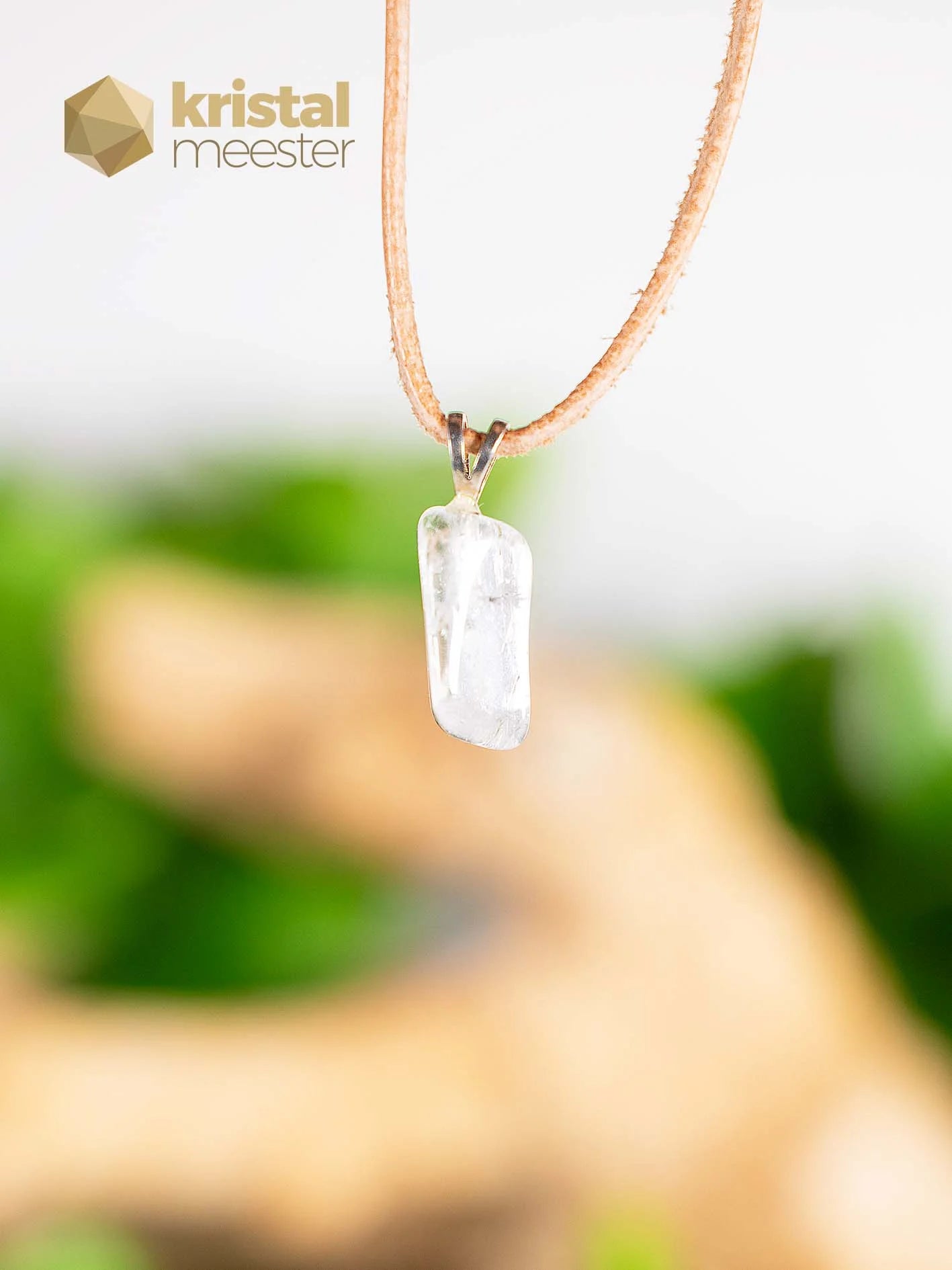 Danburiet hanger met zilver oog - nr. 4