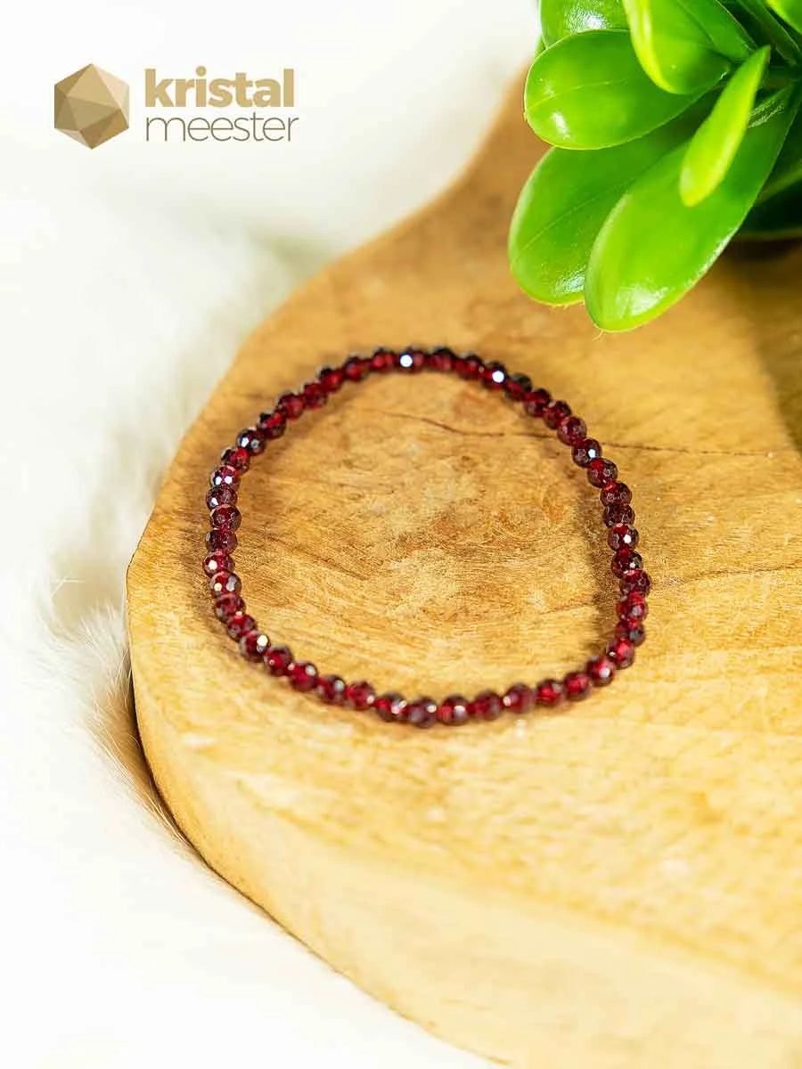 Granaat facet geslepen armband  3 - 4 mm